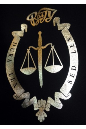 Печать логотипа золотой пленкой на черном свитшоте