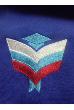 Вышивка логотипа на толстовках в виде флага России, 35 штук