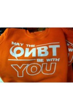 Пошив оранжевых свитшотов оптом и печать на них   Магазин Толстовок 