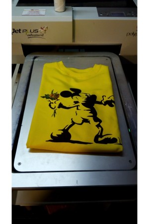 Цифровая печать изображения на тонком свитшоте