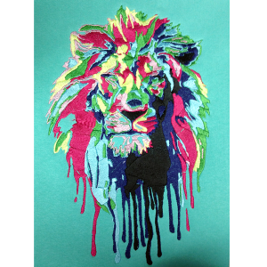 Многоцветная вышивка цветной картинки - лев на мятном свитшоте