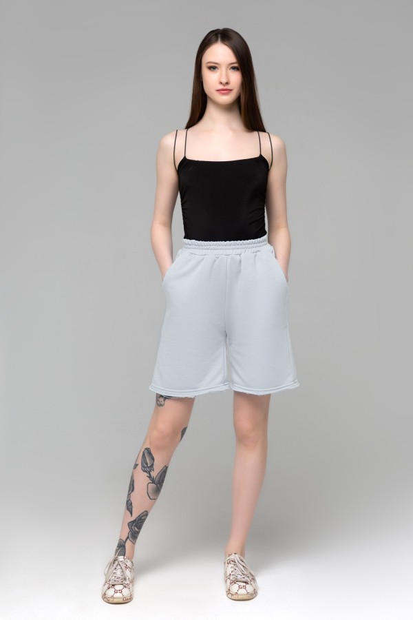 Бело-голубые шорты бермуды оверсайз удлиненные женские Long shorts with a high waist in white blue color S-40-42-Woman-(Женский) Бело-голубые шорты бермуды оверсайз удлиненные женские