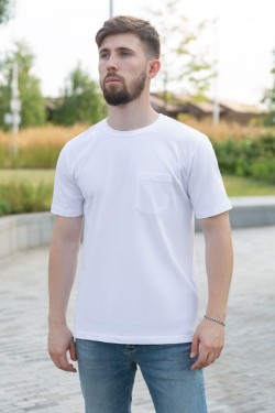 Мужская белая футболка с нагрудным кармашком