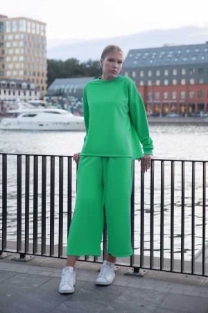 Костюм оверсайз с кюлотами из плотного трикотажа цвет аквамарин: брюки и свитшот