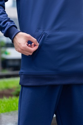 Купить демисезонный костюм, молния в кармане и качественная фурнитура. Пошив оптом в Москве на швейной фабрике