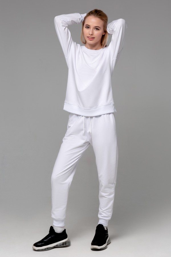 Летний женский спортивный костюм белый: свитшот с рукавом оверсайз и брюки джоггеры   Магазин Толстовок Летний спортивный костюм: свитшот и джоггеры - Женские