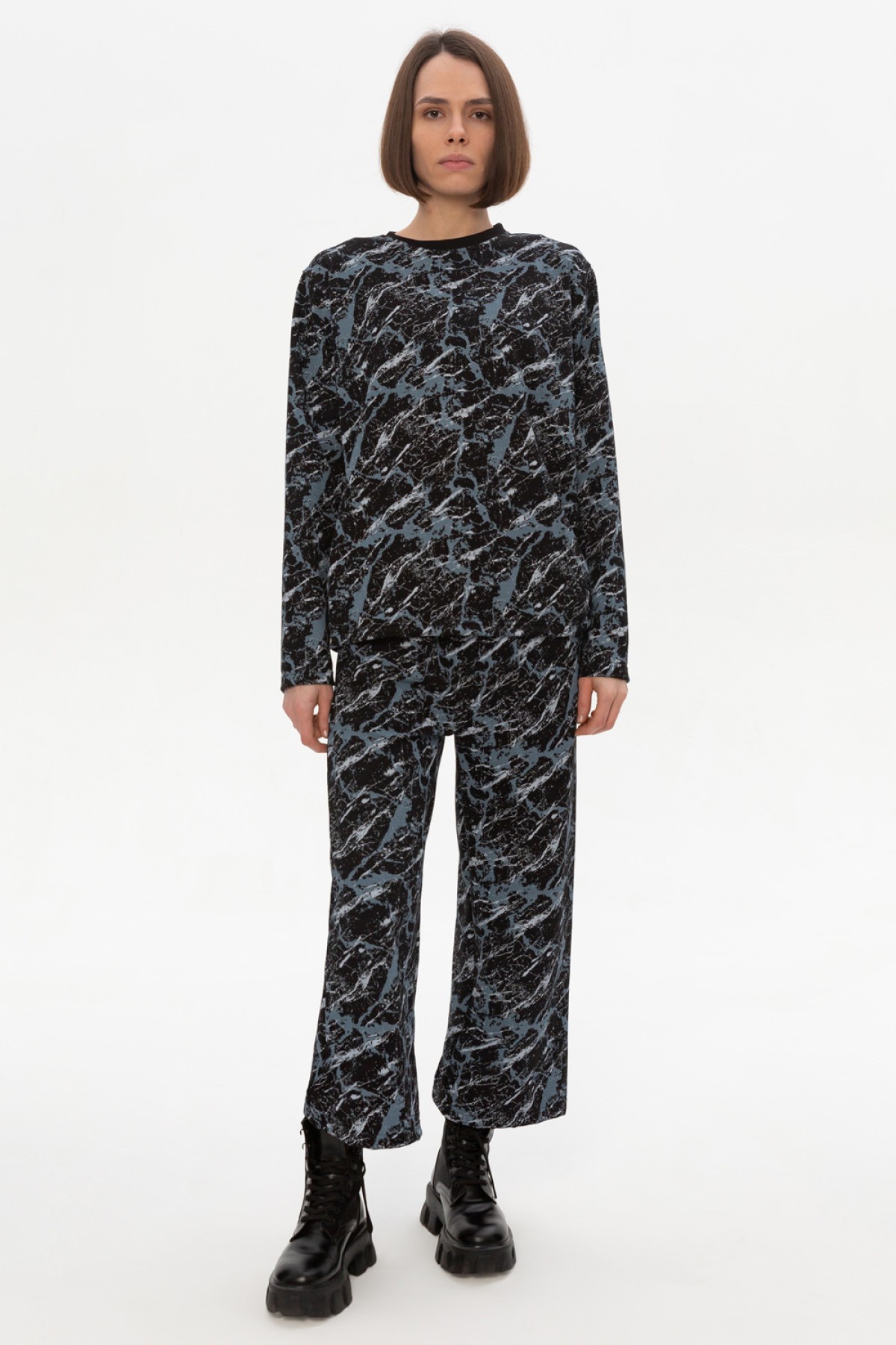 Костюм с кюлотами и лонгсливом темный мрамор | Suit Woman Summer Culottes and Longsleeve Black Marble — фото 2