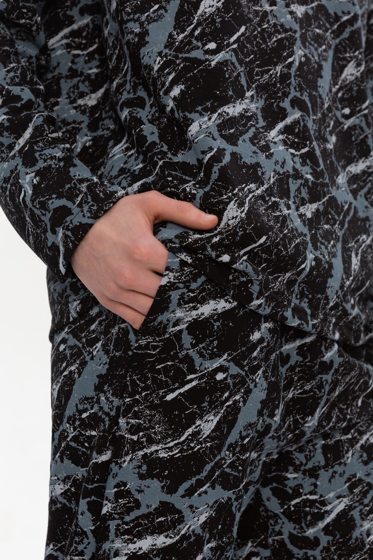 Костюм с кюлотами и лонгсливом темный мрамор | Suit Woman Summer Culottes and Longsleeve Black Marble — фото 5