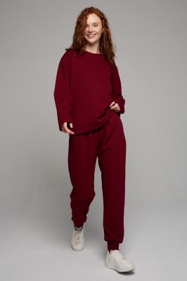 Костюм с лонгсливом однотонный бланковый подходит под печать и нанесение логотипа методом вышивки. У нас можно заказать оптом