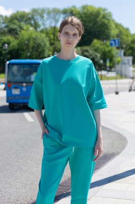 Летние костюмы оверсайз женское - стильная новинка, подходят для любой фигуры, смотрятся современно. Такие костюмы с удовольствием покупают и носят...