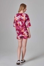 Летний яркий костюм: футболка оверсайз и шорты с высокой талией с принтом акварель   Магазин Толстовок Летний костюм: футболка оверсайз и шорты