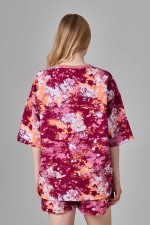 Летний яркий костюм: футболка оверсайз и шорты с высокой талией с принтом акварель   Магазин Толстовок Летний костюм: футболка оверсайз и шорты