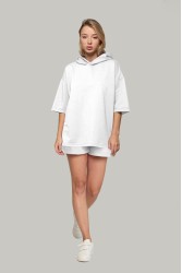 Летний костюм: футболка оверсайз с капюшоном и шорты с высокой талией белый