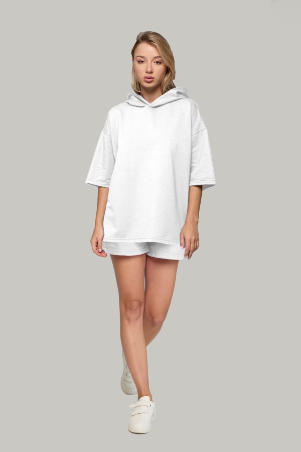 Летний костюм: футболка оверсайз с капюшоном и шорты с высокой талией белый Suit white T-short hooded and shorts L-44-46-Woman-(Женский) Летний костюм: футболка оверсайз с капюшоном и шорты с высокой талией белый