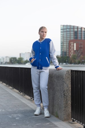 Женский спортивный костюм: васильковый (синий) бомбер и серые брюки