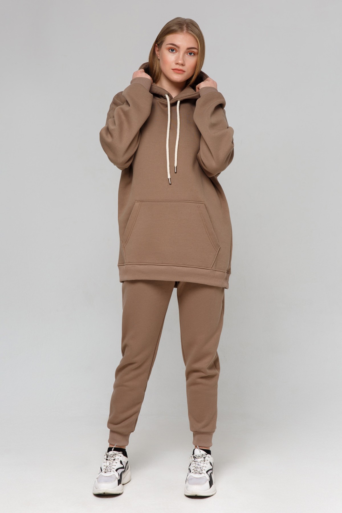 Кофейный спортивный костюм оверсайз утепленный: худи oversize и брюки джоггеры — фото 2