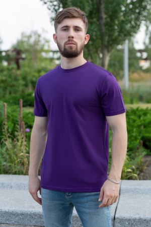 Мужская фиолетовая футболка