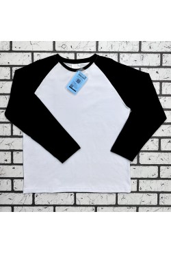 Мужской лонгслив черно-белый контрастный трикотажный белая основа черный рукав