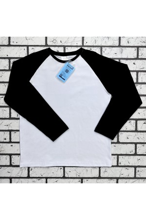 Мужской лонгслив черно-белый контрастный трикотажный белая основа черный рукав