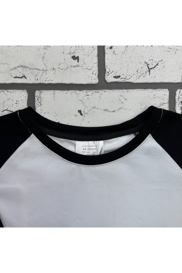 Женский лонгслив черно-белый контрастный трикотажный белая основа черный рукав   Магазин Толстовок Контрастный лонгслив женский