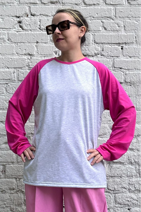  Longsleeve grey-fuchsia woman XS-38-40-Woman-(Женский)    Женский лонгслив реглан серый-меланж с ярко-розовым контрастный трикотажный серая основа розовый рукав 