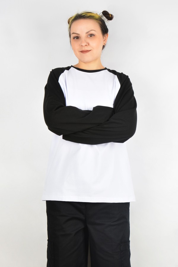 Женский лонгслив черно-белый контрастный трикотажный белая основа черный рукав   Магазин Толстовок Контрастный лонгслив женский