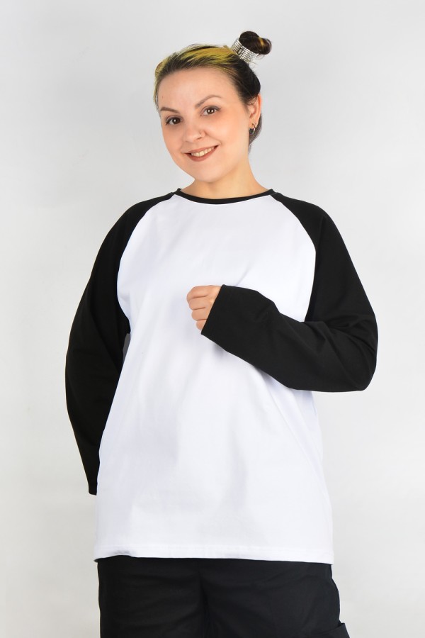 Женский лонгслив черно-белый контрастный трикотажный белая основа черный рукав   Магазин Толстовок Контрастный лонгслив женский