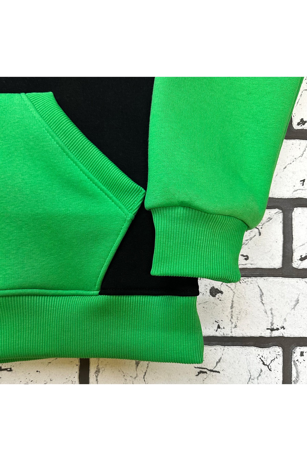 Black light Green Hoodie Мужская толстовка худи классическая двухцветная: черный-светло зеленый 320гр/м.кв — фото 2